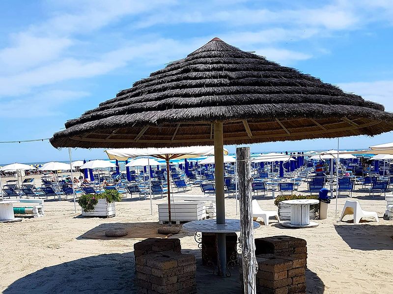 Bagno Haway 36 Ravenna Prezzi Ombrellone Lettino E Sdraio Beacharound