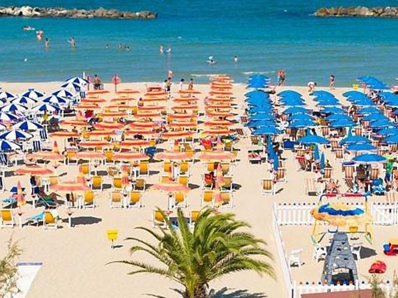 Spiaggia Hotel Doria San Benedetto Del Tronto Prezzi Ombrellone