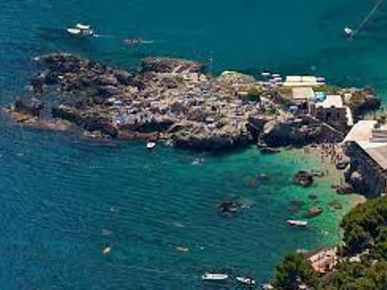 Spiaggia Di Marina Piccola Castellabate prezzi ombrellone, lettino e ...