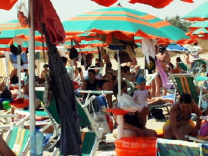 Prenota il tuo ombrellone a Camping Lido Salpi Manfredonia | Beacharound