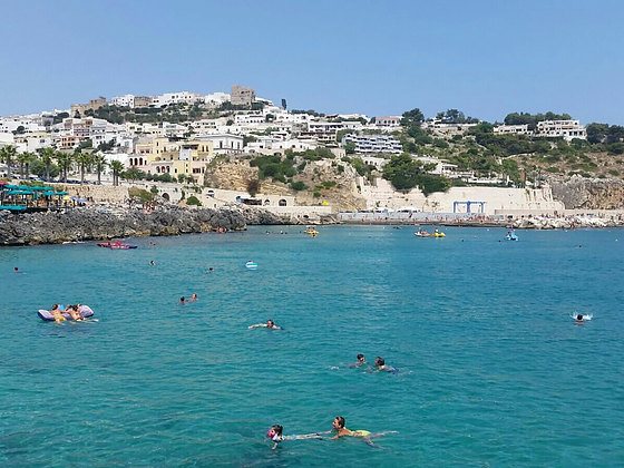 Prenota le spiagge a Castro Marina Beacharound