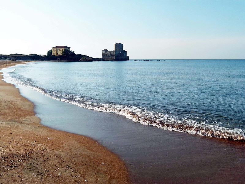 Prenota le spiagge a Spiaggia di Foce Verde Beacharound Prenota le spiagge a Spiaggia di Foce Verde Beacharound