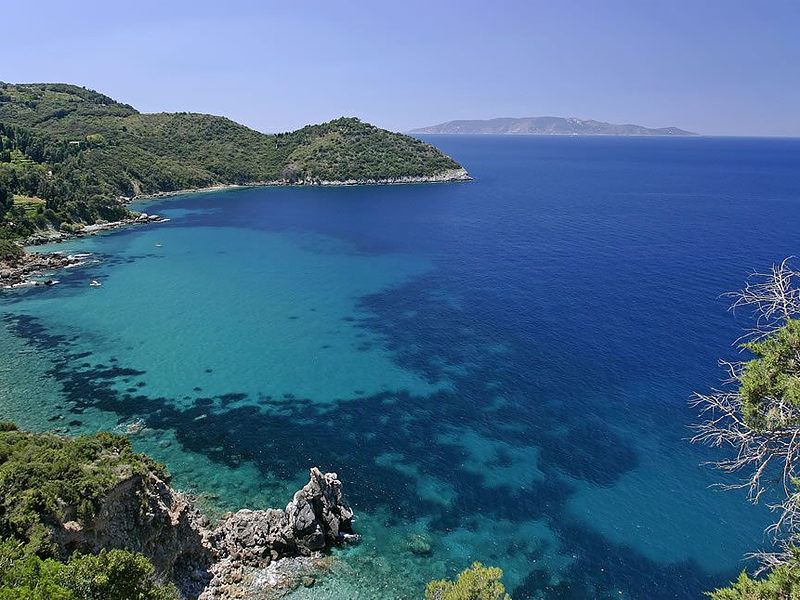 Prenota le spiagge a Cala Grande Beacharound